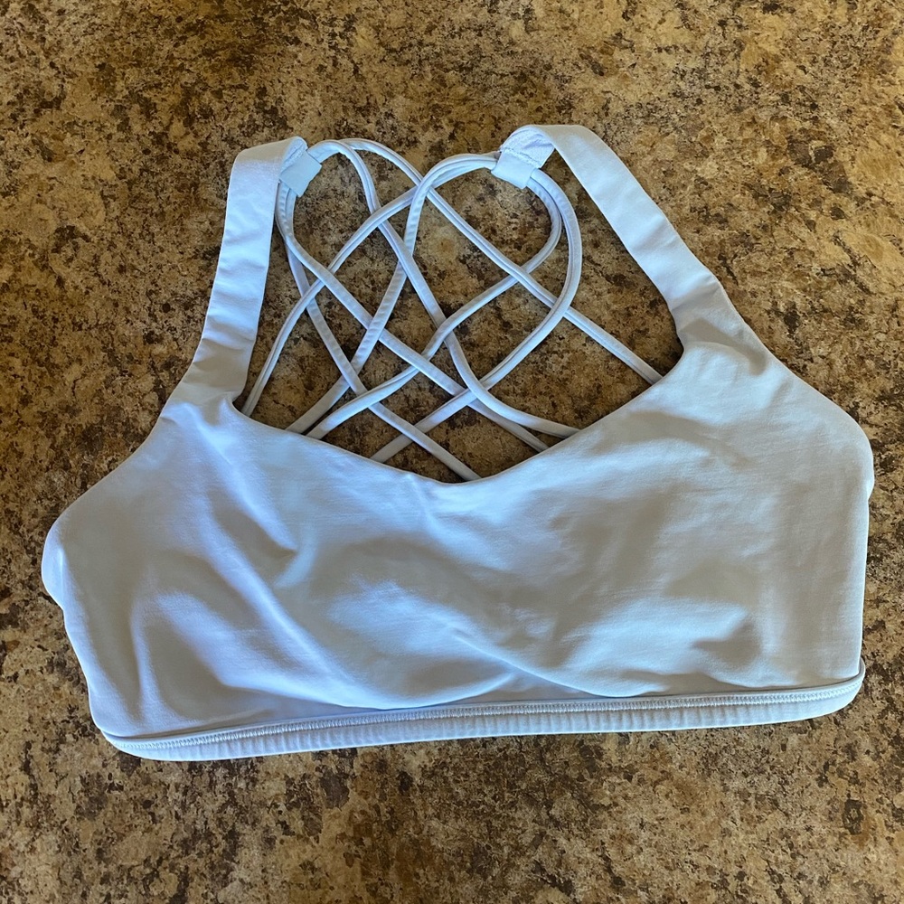 Lululemon Free to Be Bra